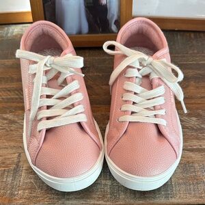 New without tags Billabong Girls Size 3 Sneakers